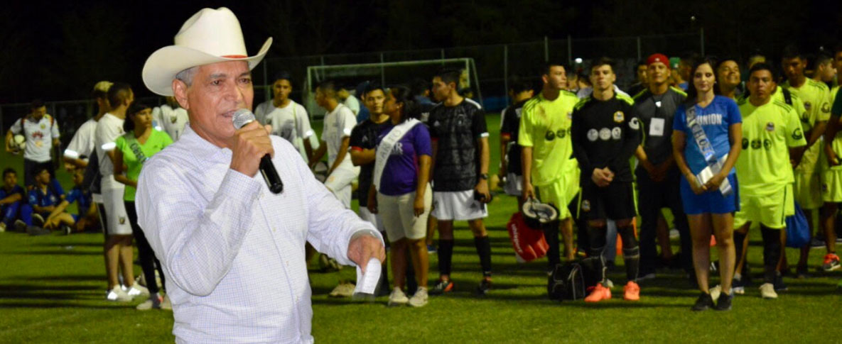 Presidente Ramón Díaz inaugura estatal de futbol primera fuerza
