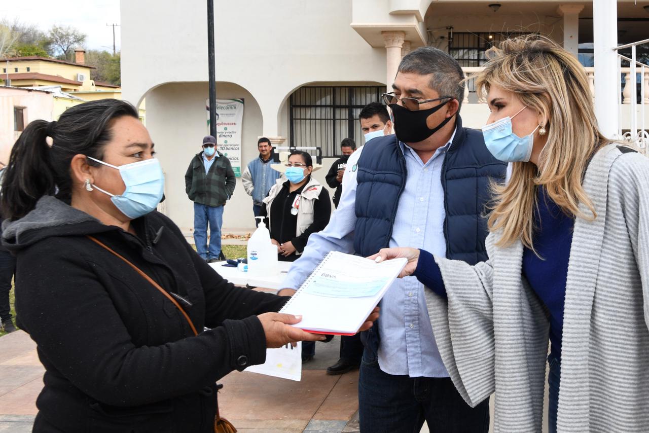 Entrega Gobernadora Pavlovich aulas, becas y apoyos en Ímuris, Bacoachi, Sinoquipe y Cucurpe