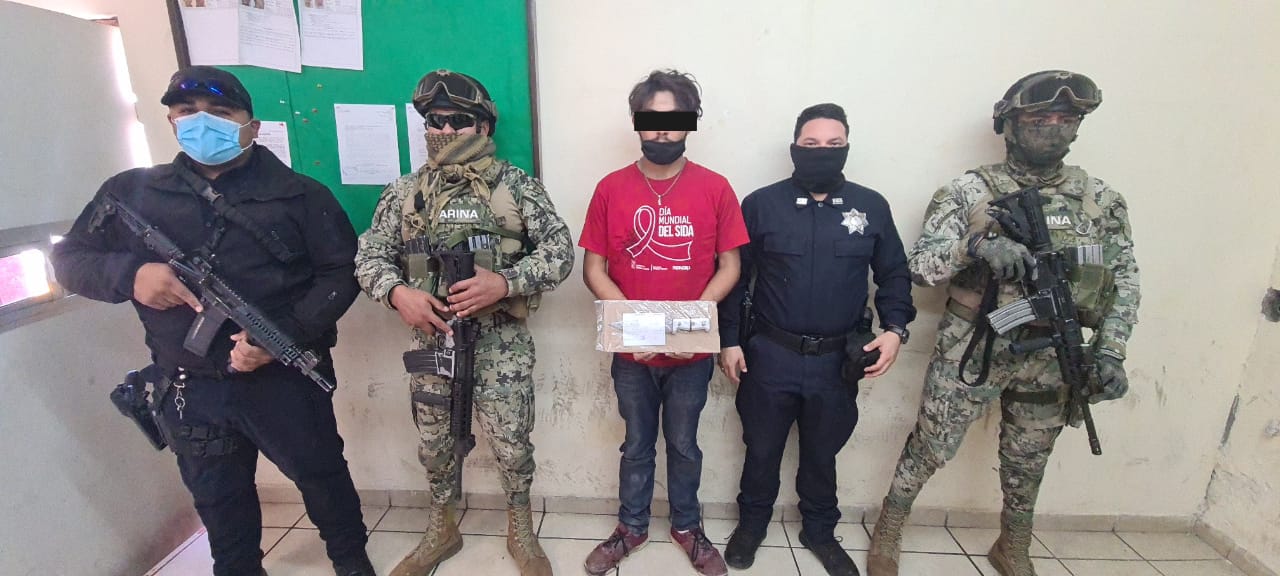 CAPTURAN AGENTES A HOMBRE POR PRESUNTA PRIVACIÓN ILEGAL DE LA LIBERTAD, PORTACIÓN DE ARMA PROHIBIDA Y LESIONES CONTRA FÉMINA