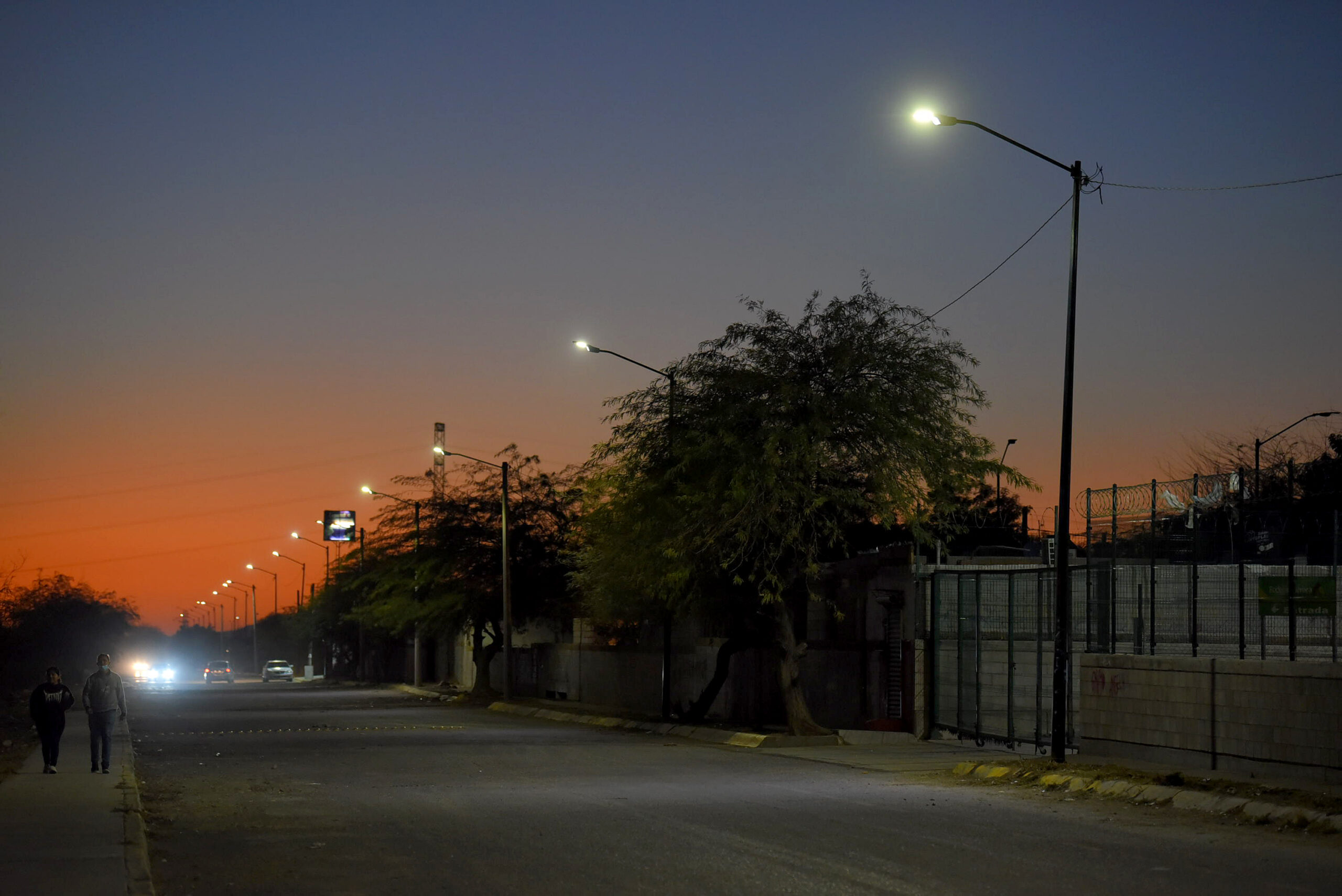 Trabaja Gobierno de Hermosillo en mantenimiento preventivo y correctivo de Alumbrado Público