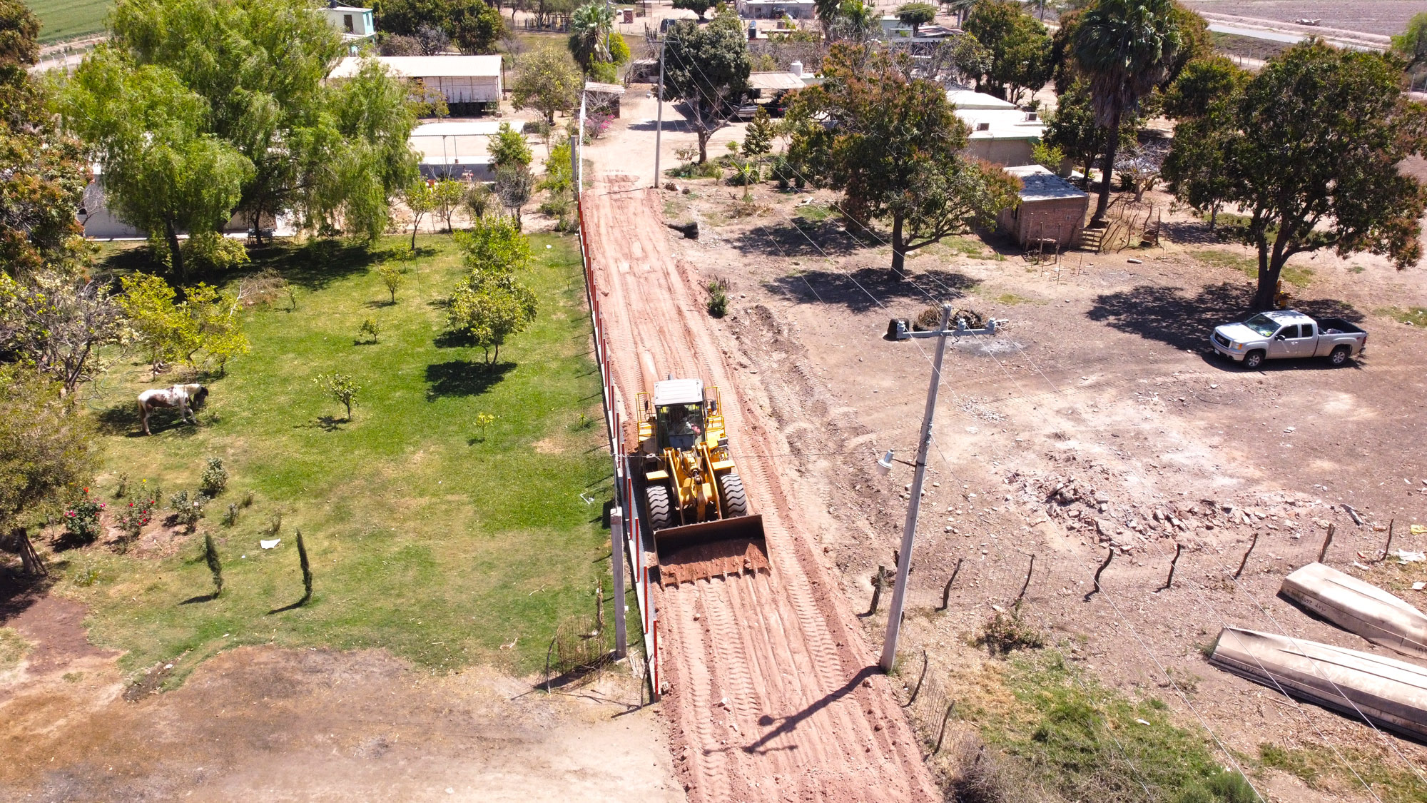 Dan inicio los trabajos de revestimiento de calles en la comunidad del Tabare