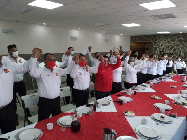 «Vamos a iluminar a Guaymas y sacarlo de la oscuridad en que se encuentra»: Rodolfo Lizarraga