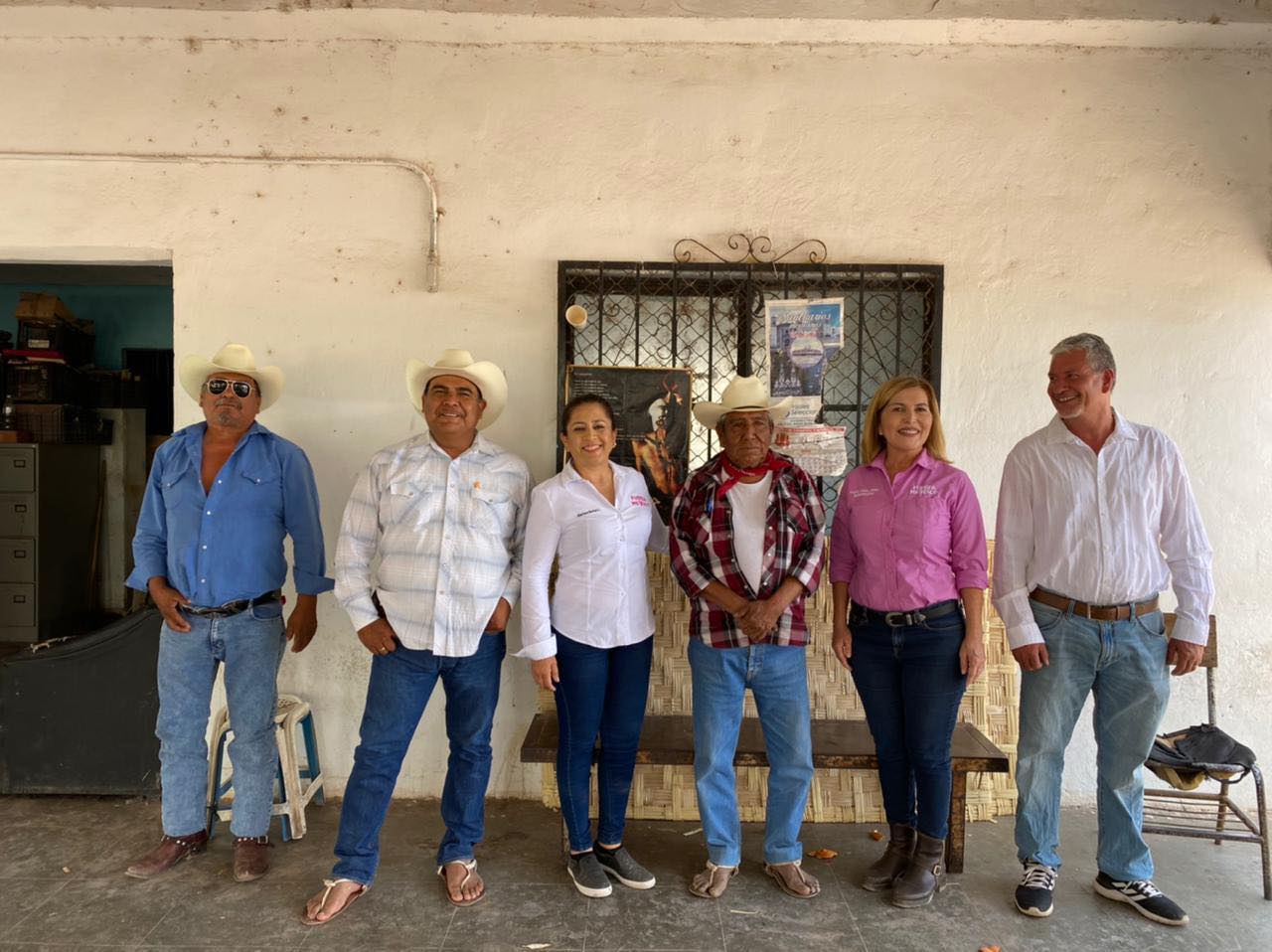 Rosario Robles Robles, primera candidata en reunirse con las autoridades tradicionales Yaquis de Loma de Bácum.