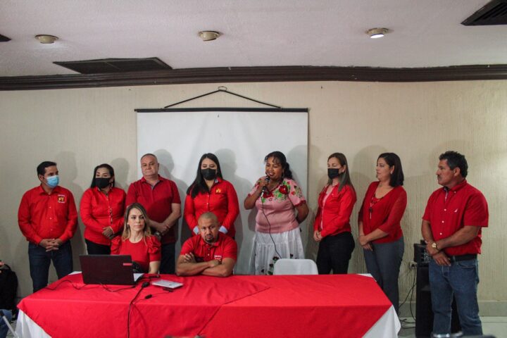PRESENTA ORLANDO SIRI SALIDO SU PLANILLA EN CONFERENCIA DE PRENSA