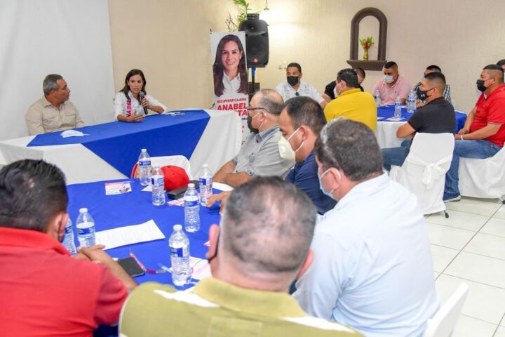 SE COMPROMETE ANABEL ACOSTA CON POLICÍAS DE CAJEME A MEJORAR SU CALIDAD DE VIDA