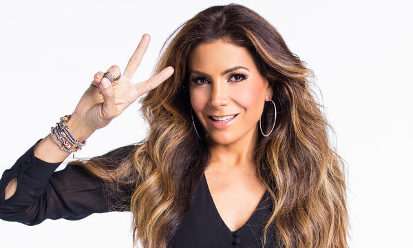 Paty Manterola niega romance con Luis Miguel