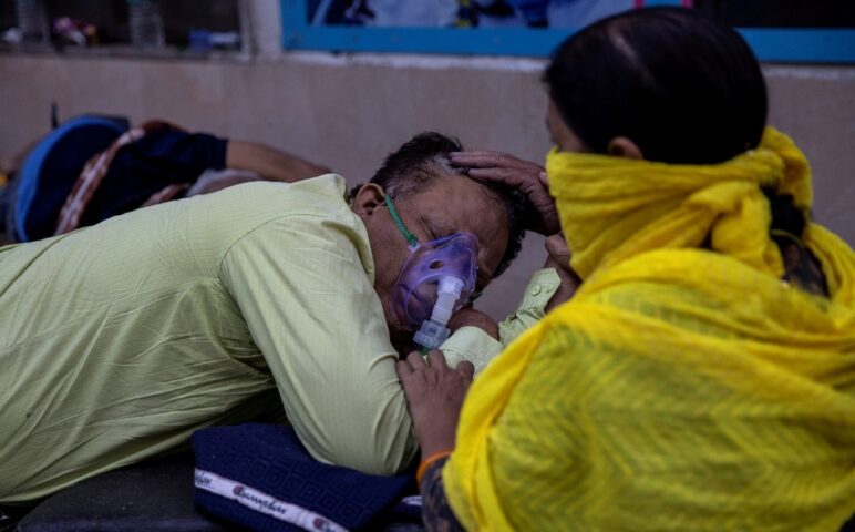 COVID-19 se agudiza en India mientras otros países prometen ayuda