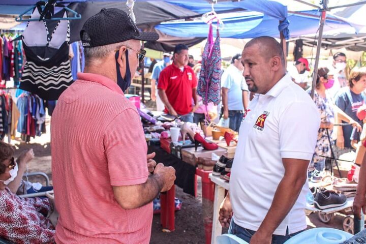 Recorre Orlando Salido tianguis de la México