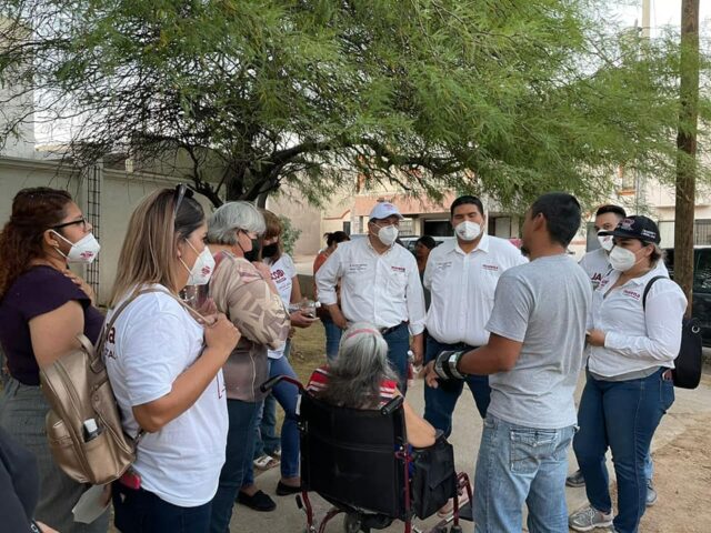 Jacobo Mendoza visita  las colonias del Octavo Distrito