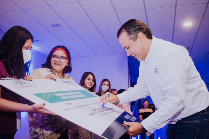Innovación, tecnología y humanismo son pilares de propuestas de ”Toño” Astiazarán