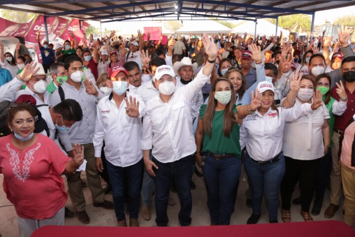 Alfonso Durazo se compromete a llevar salud y agua potable a la región Fuerte-Mayo.