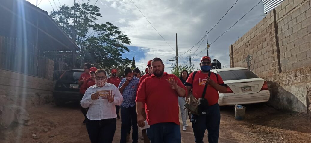 CONTINUA EN SU “PASO A PASO POR NOGALES” LETICIA CALDERON POR LAS COLONIAS BOLIVAR Y OBRERA.