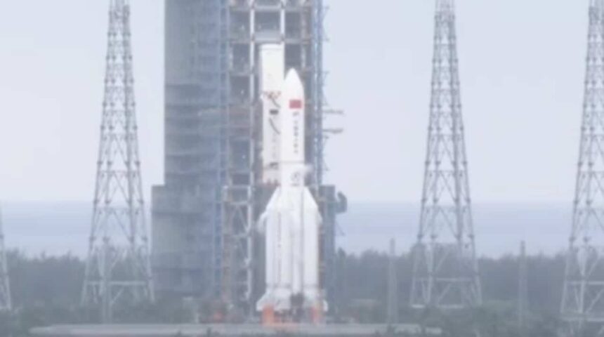 Prevén entrada a la Tierra de cohete chino que viaja sin control