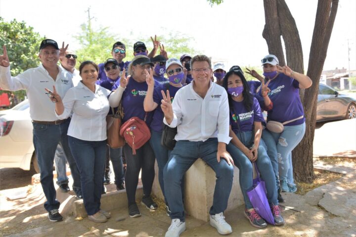 Abajo a la izquierda es donde nos encontráremos: Rodrigo Bours.