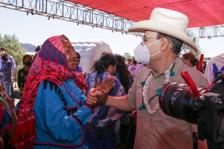 Preparatorias para las comunidades seris, propone Alfonso Durazo