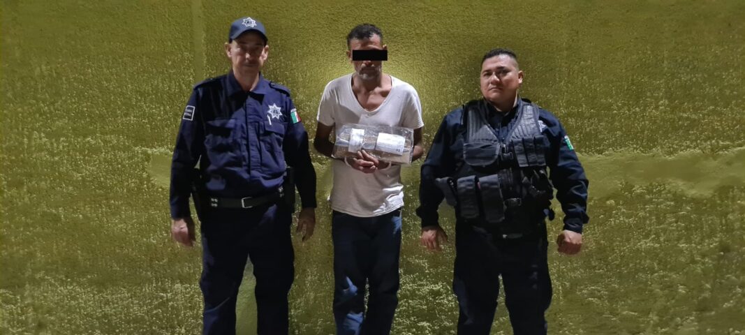 CAPTURA LA POLICÍA MUNICIPAL A SUJETO POR EL PRESUNTO DELITO DE PORTACIÓN DE ARMA PROHIBIDA