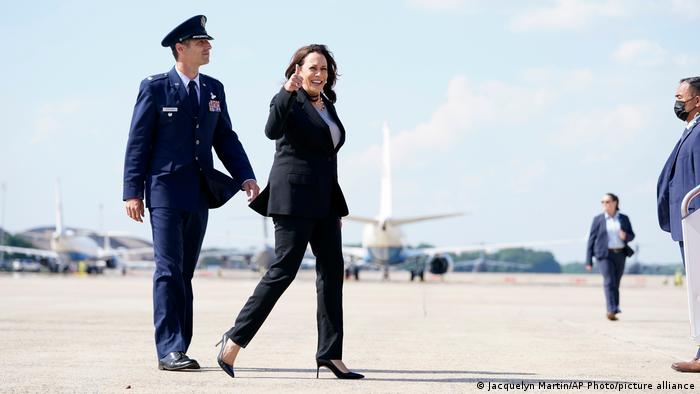 Blindan el Zócalo de la CDMX por visita de Kamala Harris