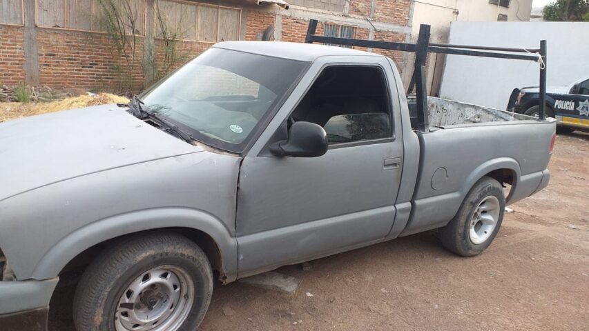 DETIENE LA POLICÍA MUNICIPAL A SUJETO POR POSESIÓN DE VEHÍCULO CON REPORTE DE ROBO