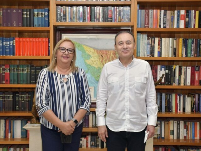 Gobernador electo se reúne con rectora de la Unison.