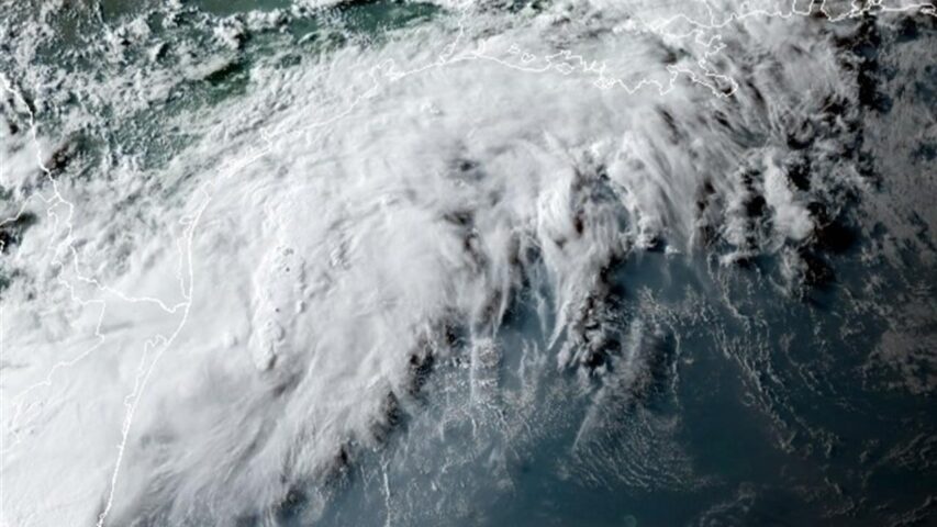 Tormenta tropical Elsa toca tierra en Florida