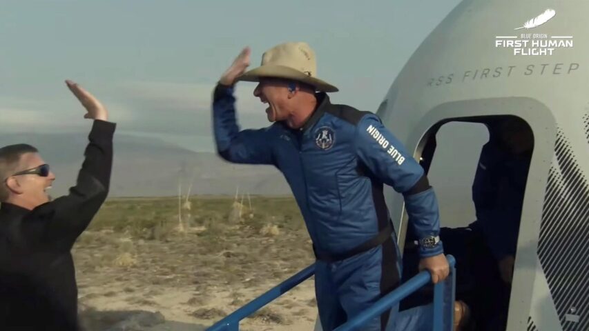Jeff Bezos vive ‘el mejor día’ de su vida por viaje de 11 minutos al espacio