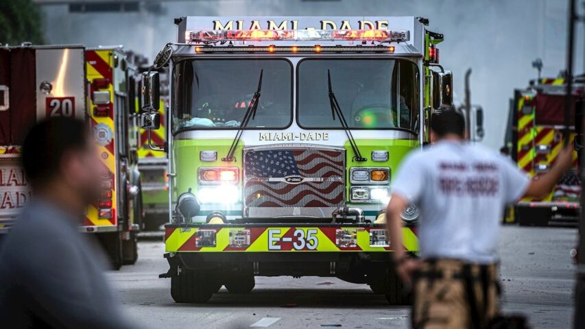 Registran 6 casos de COVID-19 entre bomberos que trabajan en derrumbe de Miami