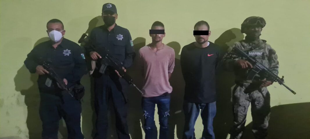 CAPTURA POLICÍA MUNICIPAL A HOMBRES POR PRESUNTA PORTACIÓN DE ARMA PROHIBIDA Y DELITO CONTRA LA SALUD
