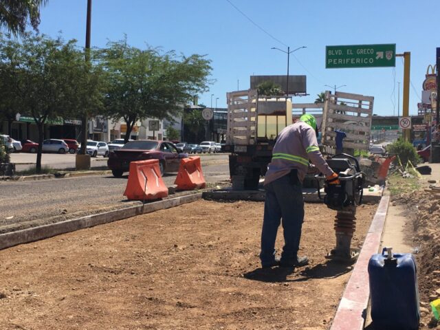 Rehabilitan calles de Nogales