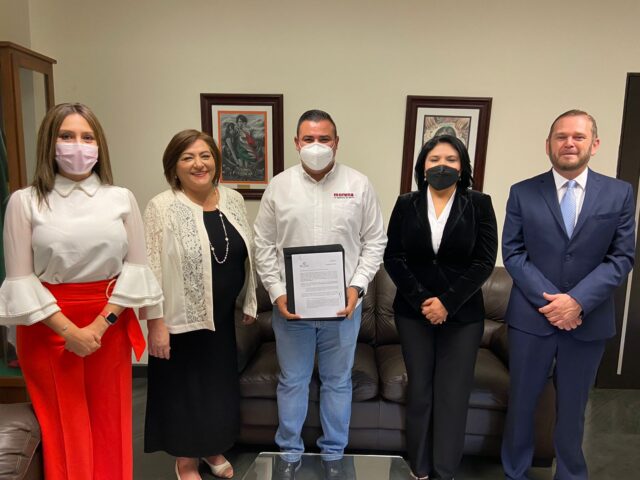 Recibe Lic. Jesú David Mendoza Rivas, registró como Presidente del Comité Directivo Estatal de Morena por parte del IEE