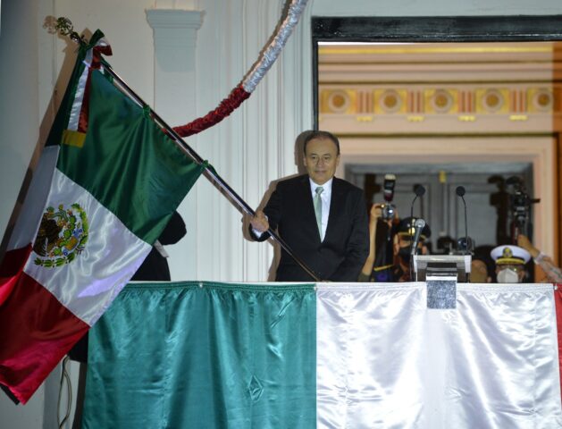 Encabeza gobernador Alfonso Durazo Grito de Independencia.