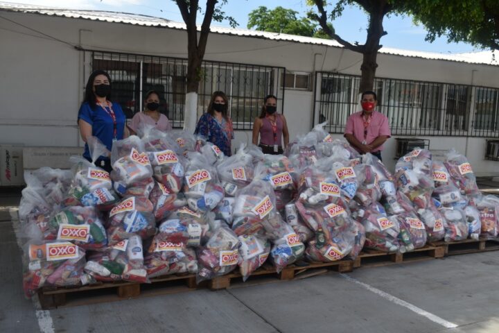 Recibe DIF Navojoa despensas por parte de OXXO