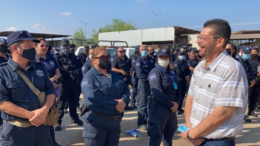 Presenta alcalde Mario “Mayito” Martínez a nueva comisaria de seguridad publica