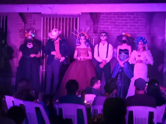 Realizan en Museo Regional del Mayo espectáculo alusivo al Día de Muertos.