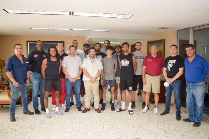 Alcalde de Navojoa recibe a jugadores y directivos de Open Run México y Arizona Triangle
