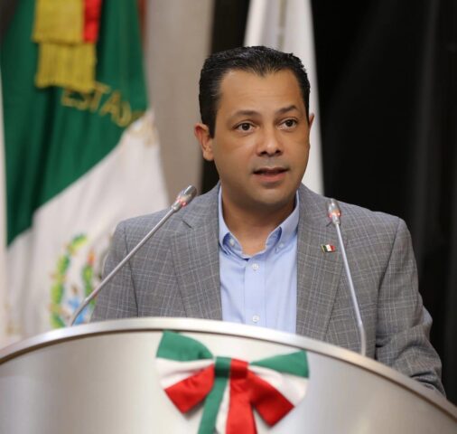 VAN DIPUTADOS DEL PRI POR PONER ORDEN A VEHÍCULOS IRREGULARES