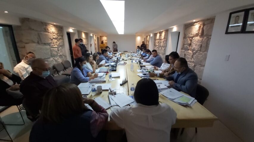 COMPARECEN 8 EXFUNCIONARIOS DEL AYUNTAMIENTO DE NOGALES NOGALES,