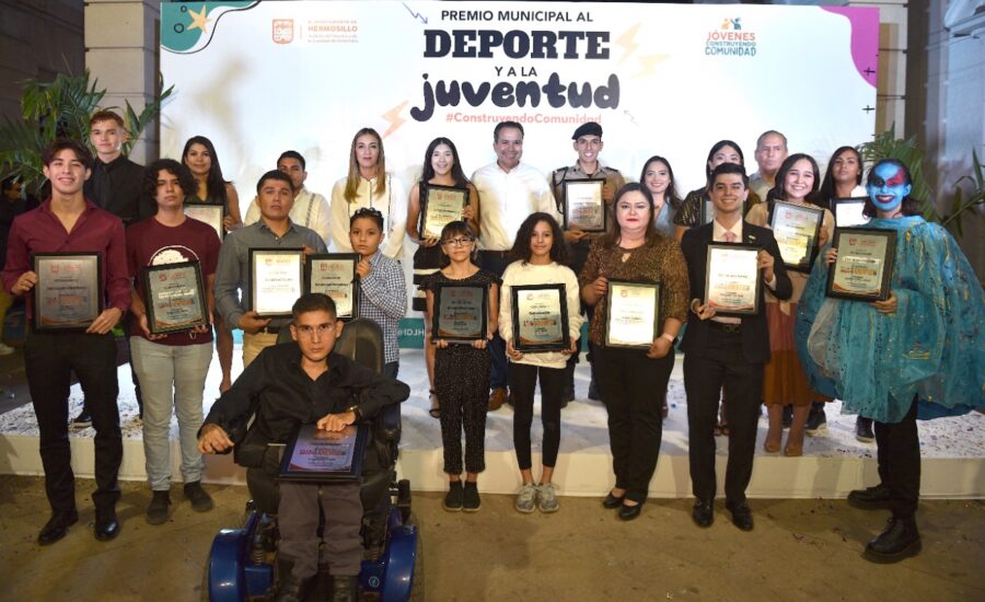 Entrega Toño Astiazarán el Premio Municipal al Deporte y la Juventud 2021 en Hermosillo