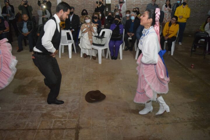 Presentan obra literaria de promotor cultural Carlos Alcaraz en Peñas Culturales