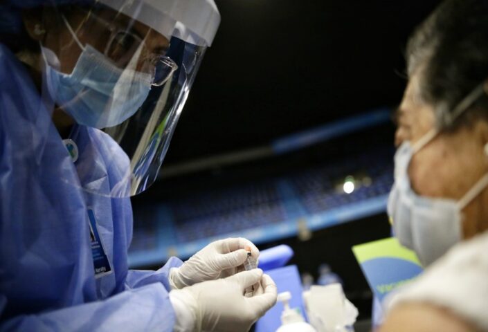 Europa vuelve a ser el epicentro de la pandemia, alerta la OMS