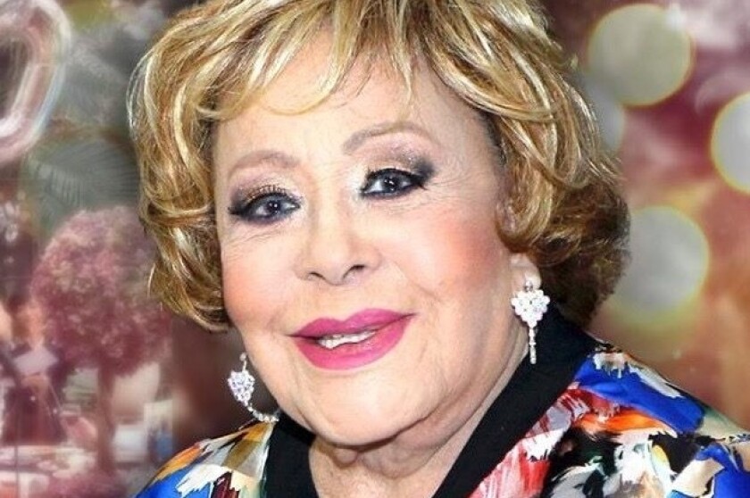 Llega a su casa Silvia Pinal tras ser dada de alta