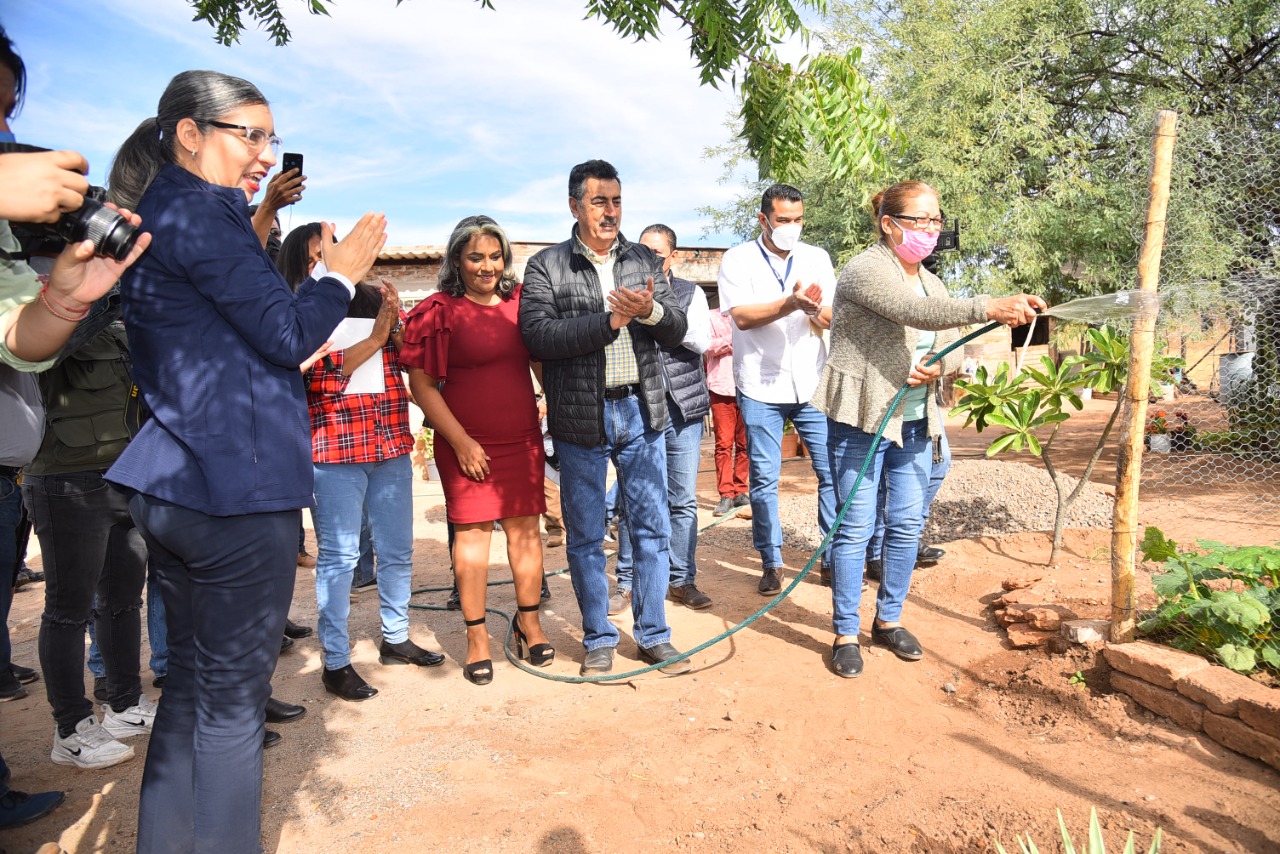 BENEFICIA GOBIERNO MUNICIPAL Y SEDESSON CON OBRA DE AGUA POTABLE A FAMILIAS DEL KILÓMETRO 9