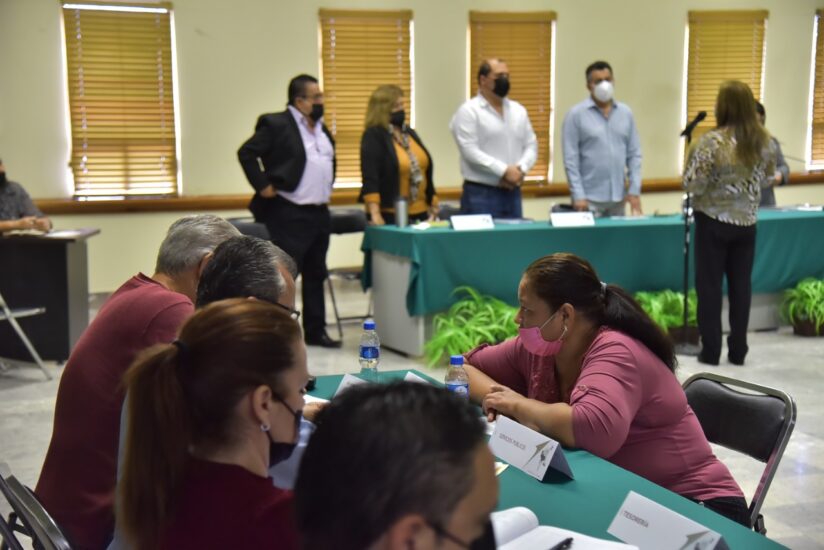 SE COMPROMETE ALCALDE EN AUDIENCIA PÚBLICA CON APOYO AL DEPORTE Y PAVIMENTACIÓN