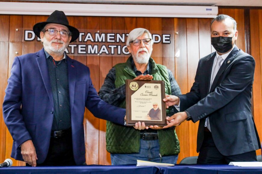 UES y Unison rinden homenaje al maestro Vicente Carrión