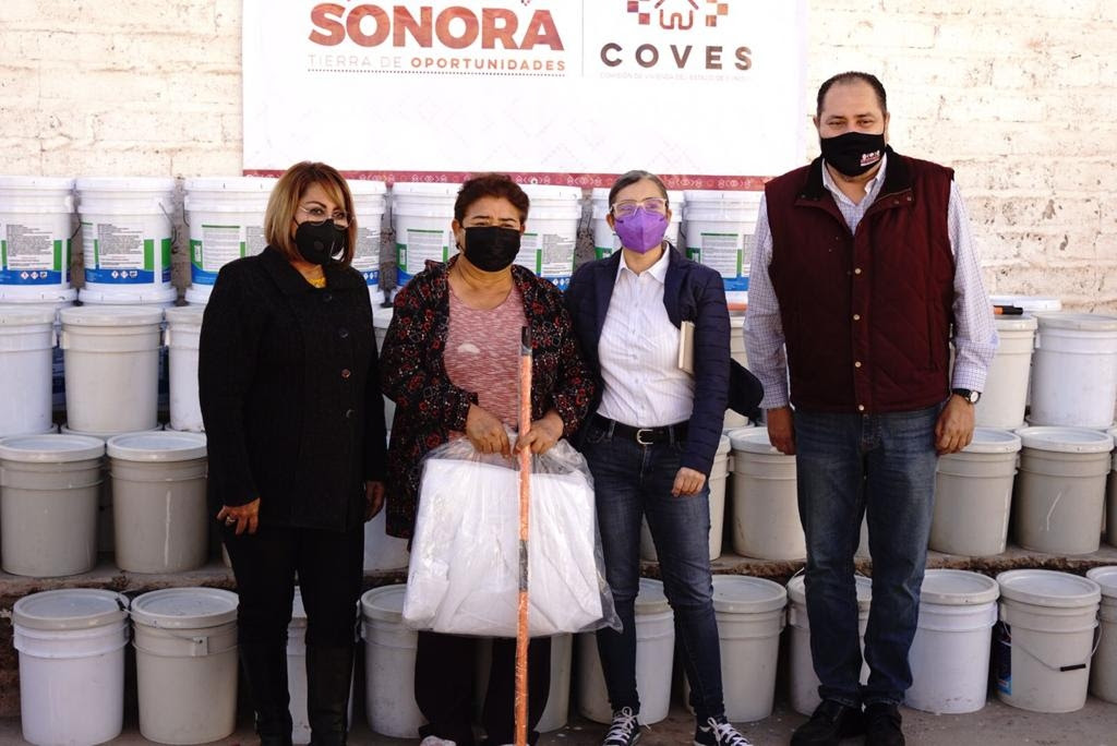 Sedesson y Coves hacen entrega de apoyos para habitantes de la costa de Hermosillo