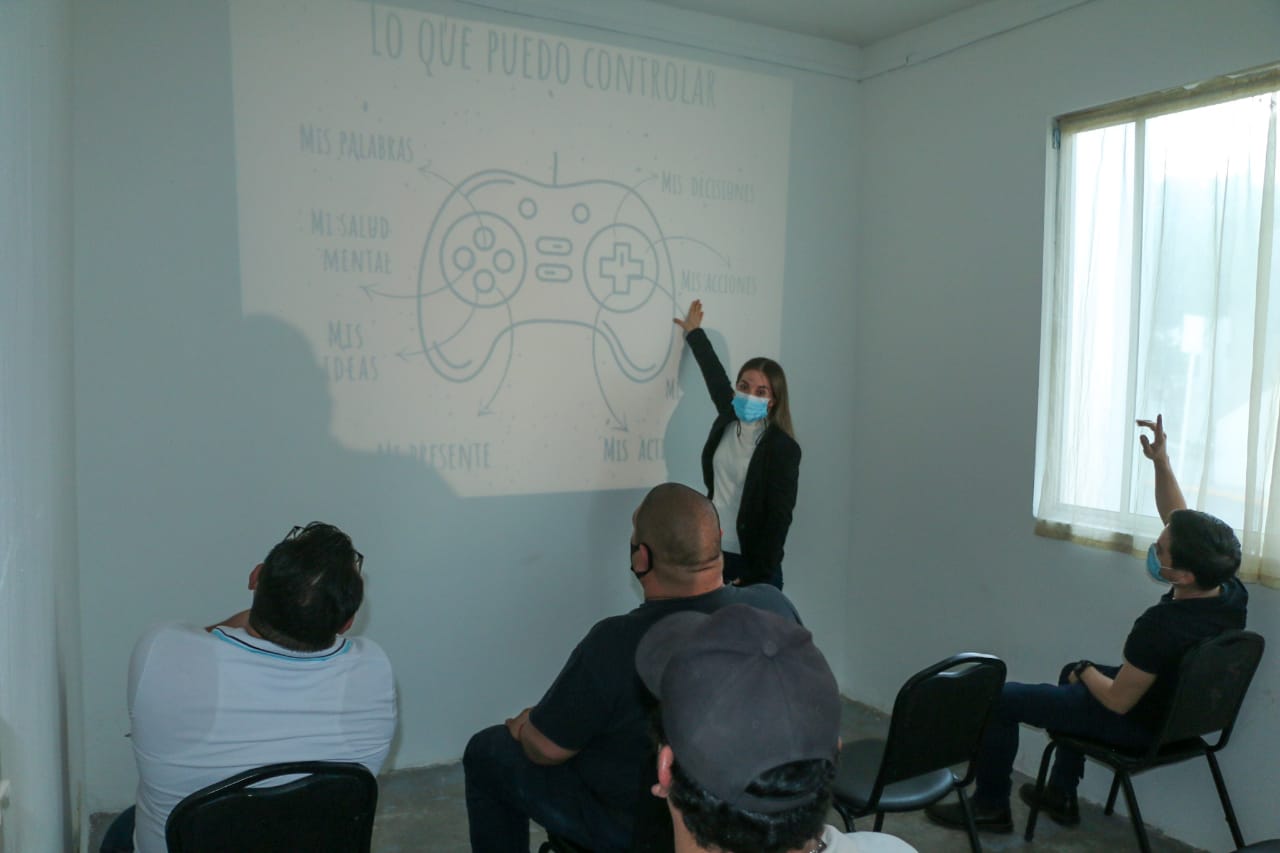 PREVIENEN DELITOS CON TALLERES PARA PADRES DE FAMILIA Y MENORES