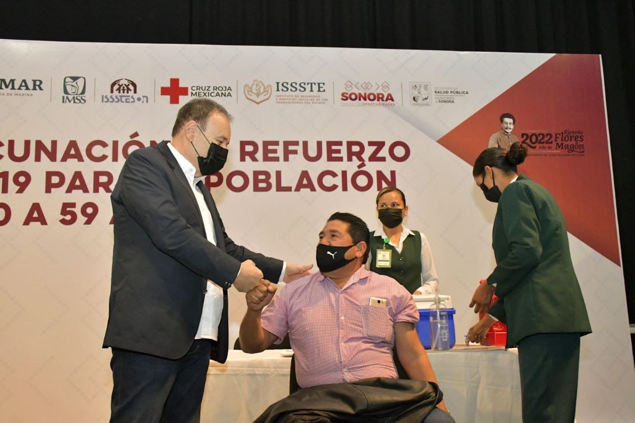Atestigua gobernador Alfonso Durazo Jornada de Vacunación de Refuerzo Contra Covid-19