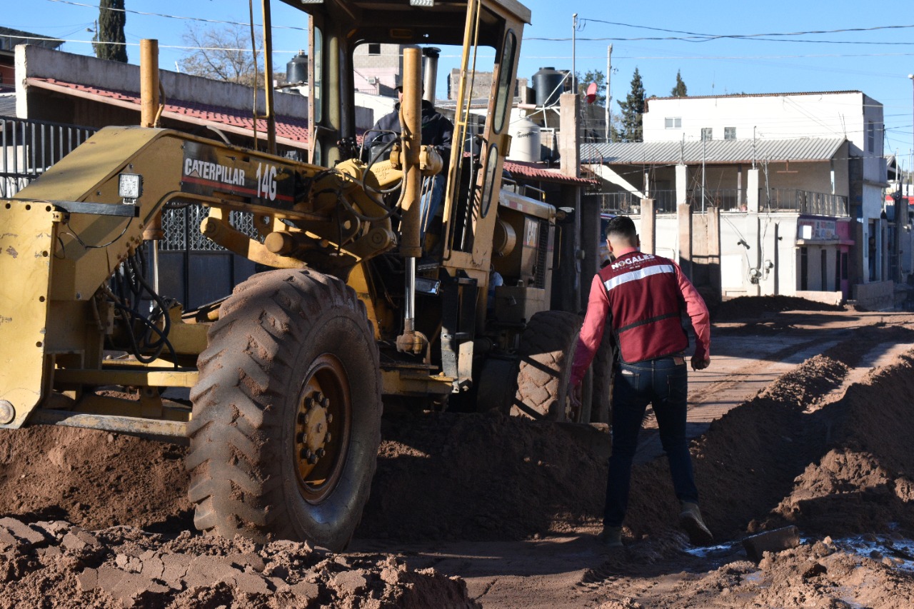 REALIZAN MEJORAS EN 300 CALLES DE TERRACERÍA