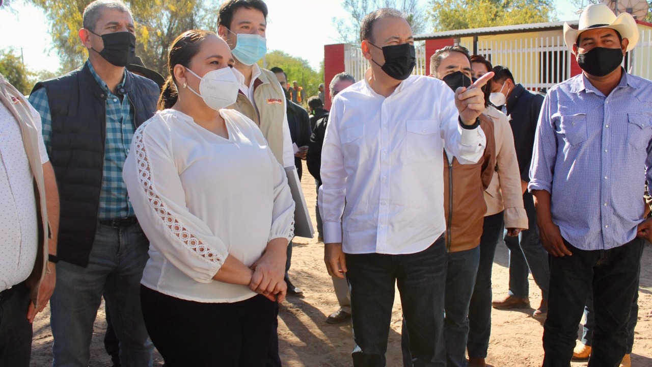 Junto a Gobernador Alfonso Durazo y autoridades tradicionales, federales y estatales, recorre alcaldesa Karla Córdova avances de obra en comunidades yaquis