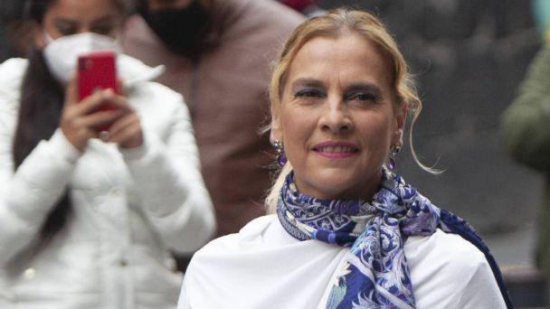 Por contagio de AMLO de covid, Beatriz Gutiérrez Müller y su hijo Jesús se aíslan