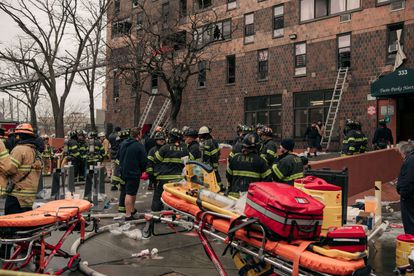 Incendio en edificio de Nueva York deja muertos y más de 60 heridos